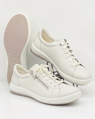 Wygodne wąskie półbuty damskie Legero 2-001162-1000 TANARO offwhite, tęgość F