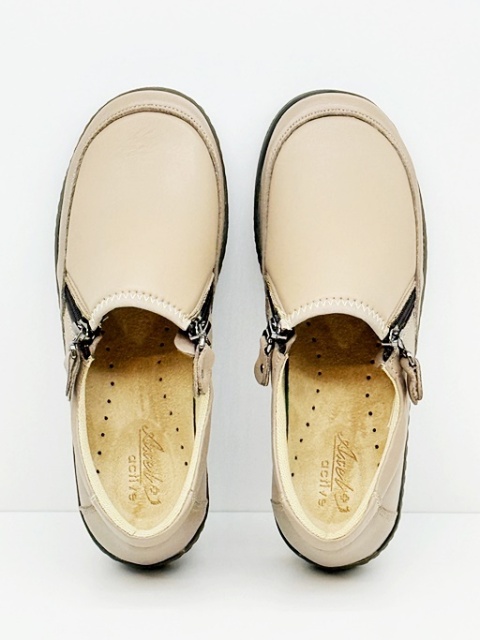 axel arigato buty