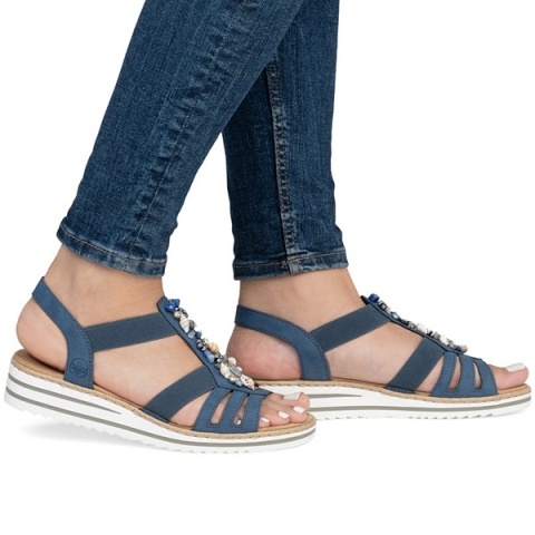 sandały na niskim koturnie