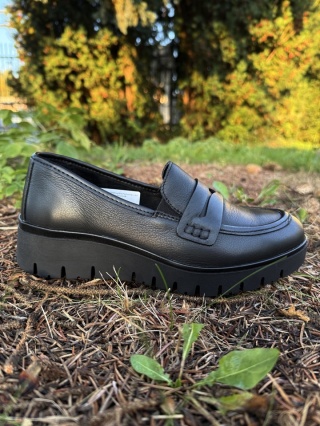 Skórzane mokasyny damskie Comfortabel 940566-01 czarne, tęgość K