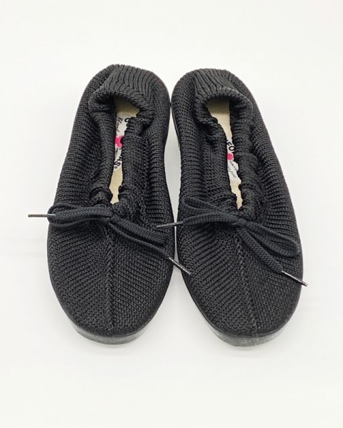 Czarne buty na haluksy