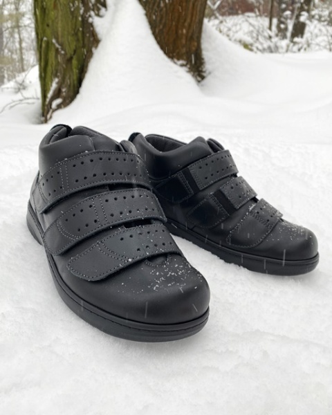szerokie buty zimowe