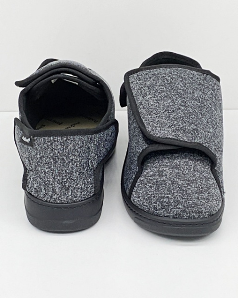 buty na spuchnięte kostki